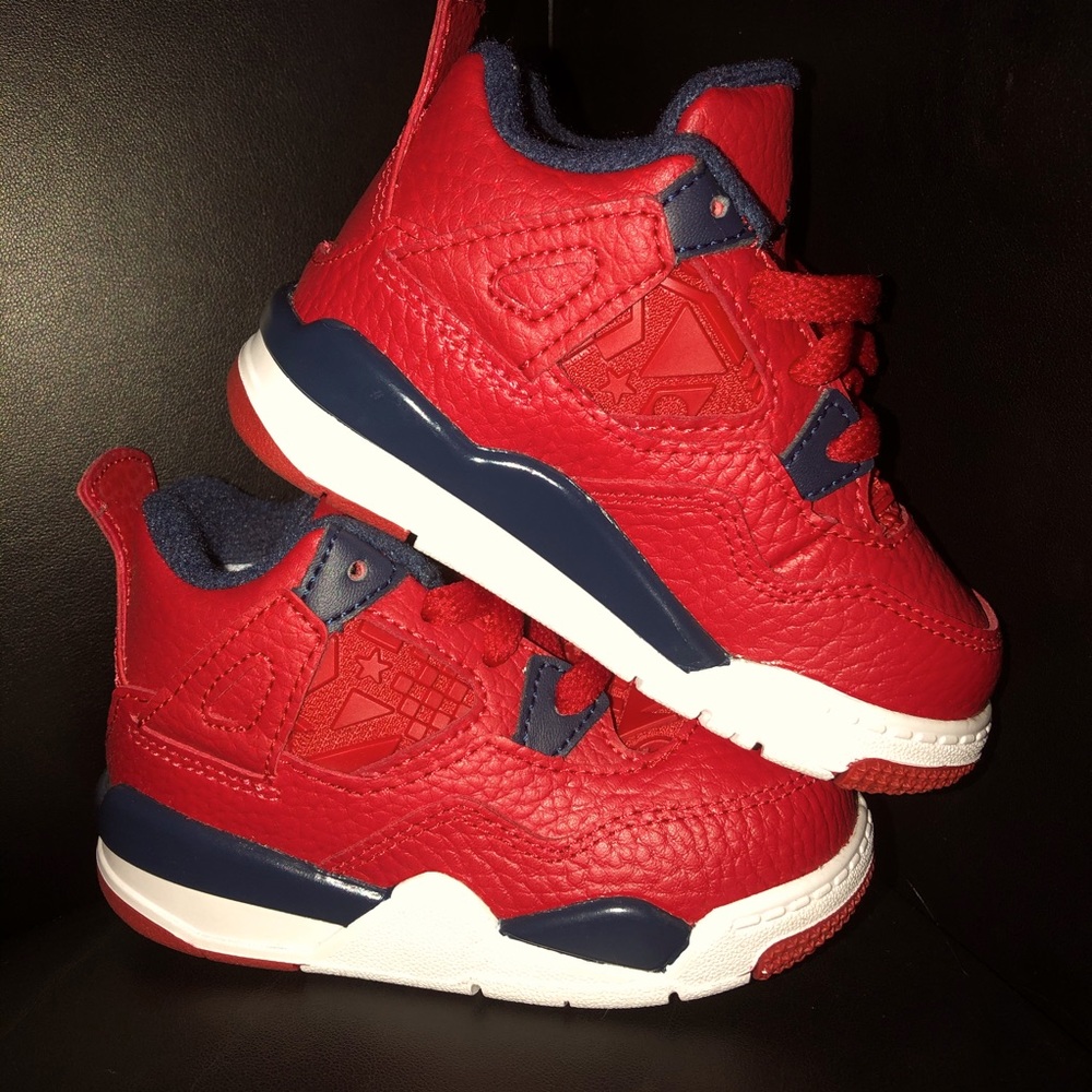 BRAND NEW NEVER WORN BABY JORDAN 4 RETRO SZ 5